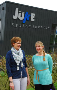 Marianne Voßgröne (l.) und FH-Studentin Marta Kubiak sind für ein Semester ein Mentoring-Tandem.