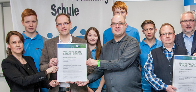 Kooperationsvereinbarung zwischen der Rottendorf Pharma GmbH und der Johann-Heinrich-Schmülling-Schule